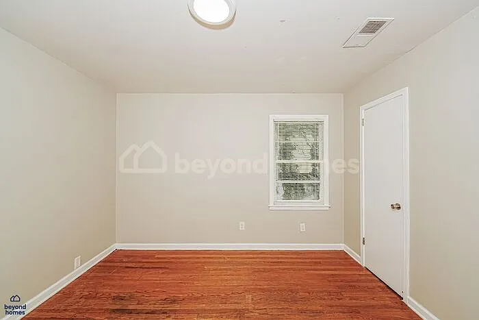 945 Elizabeth Dr — Photo 14