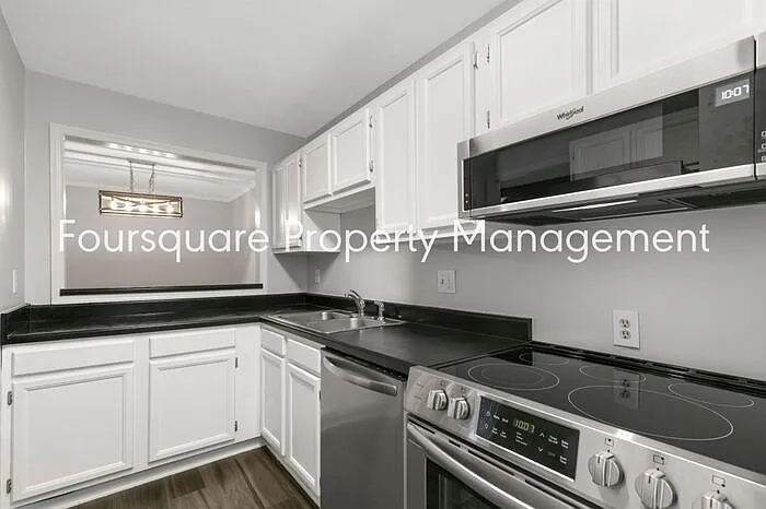 110 Oak Hollow Ct #110 — Photo 22