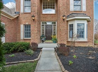 9402 Greenthread Ln, Zionsville, IN