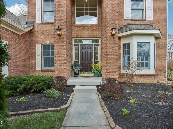 9402 Greenthread Ln, Zionsville, IN 46077