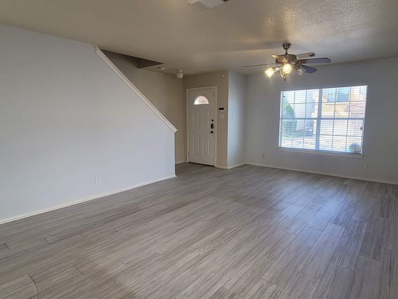 4th image of 42 Latrobe Post