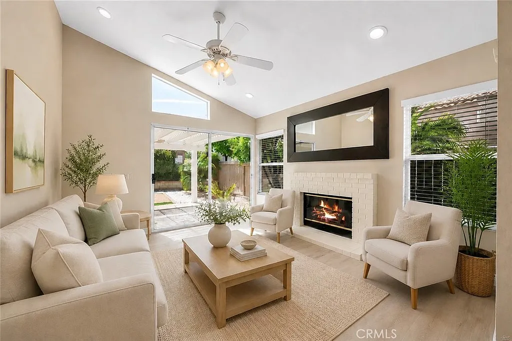 2 bed, 1206 sqft, $2,700 — Photo 3