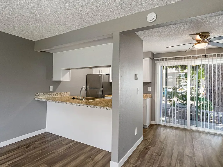 249-Nola Place Apartments — Photo 24