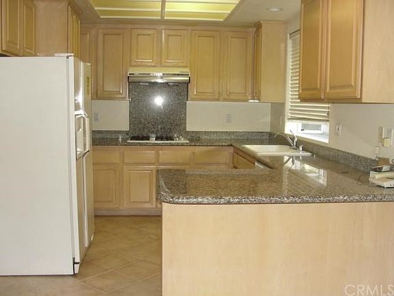 3rd image of 401 Fairview Ave Unit B