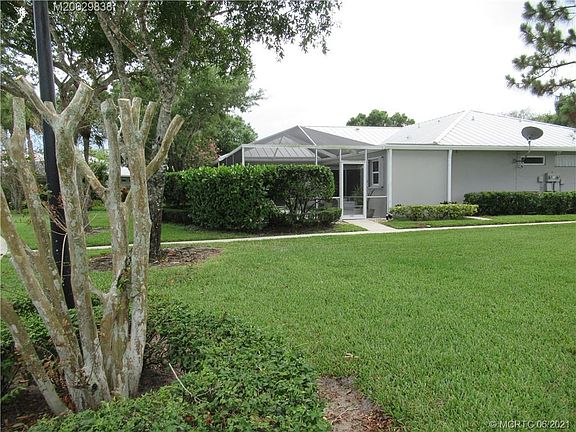 2nd image of 1585 SW Waterfall Blvd