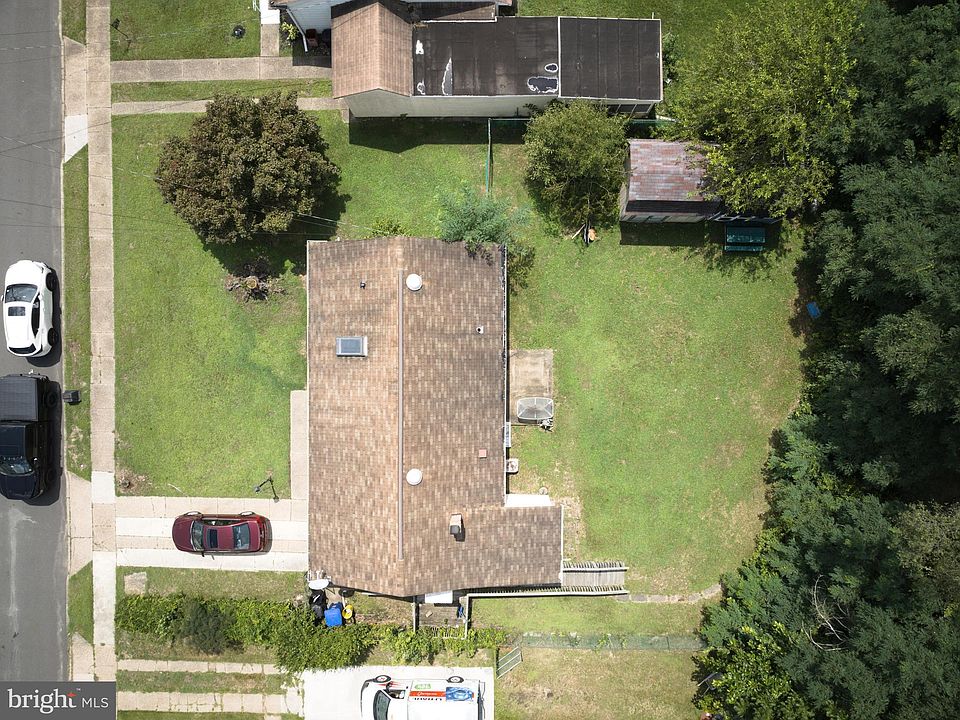 2nd image of 1106 Laurel Rd