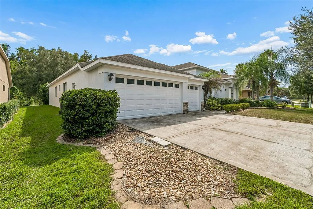 4 bed, 3.0 bath, 2679 sqft, $3,800 — Photo 4