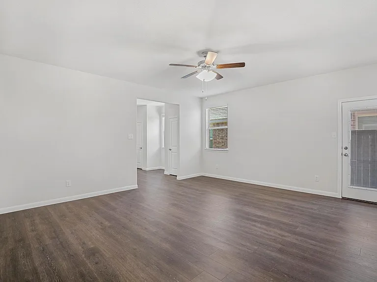 3911 Nature Ct — Photo 19