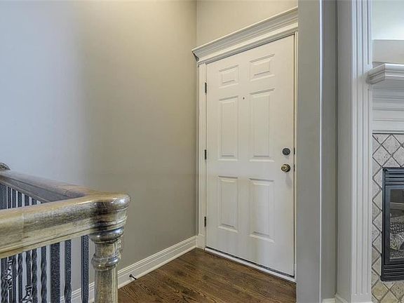 4th image of 15733 W 62nd St