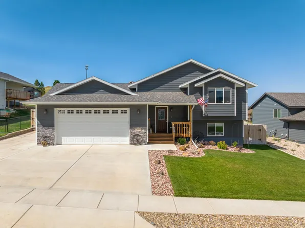 2691 Meadows Dr, Sturgis, SD 57785