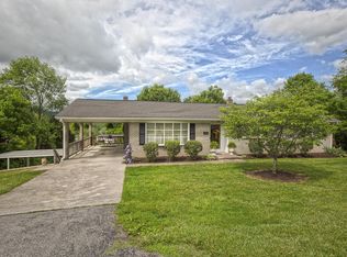 1357 Valley Rd, Troutville, VA 24175