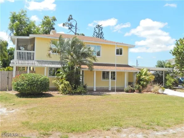8181 Lake San Carlos Cir, Fort Myers, FL 33967