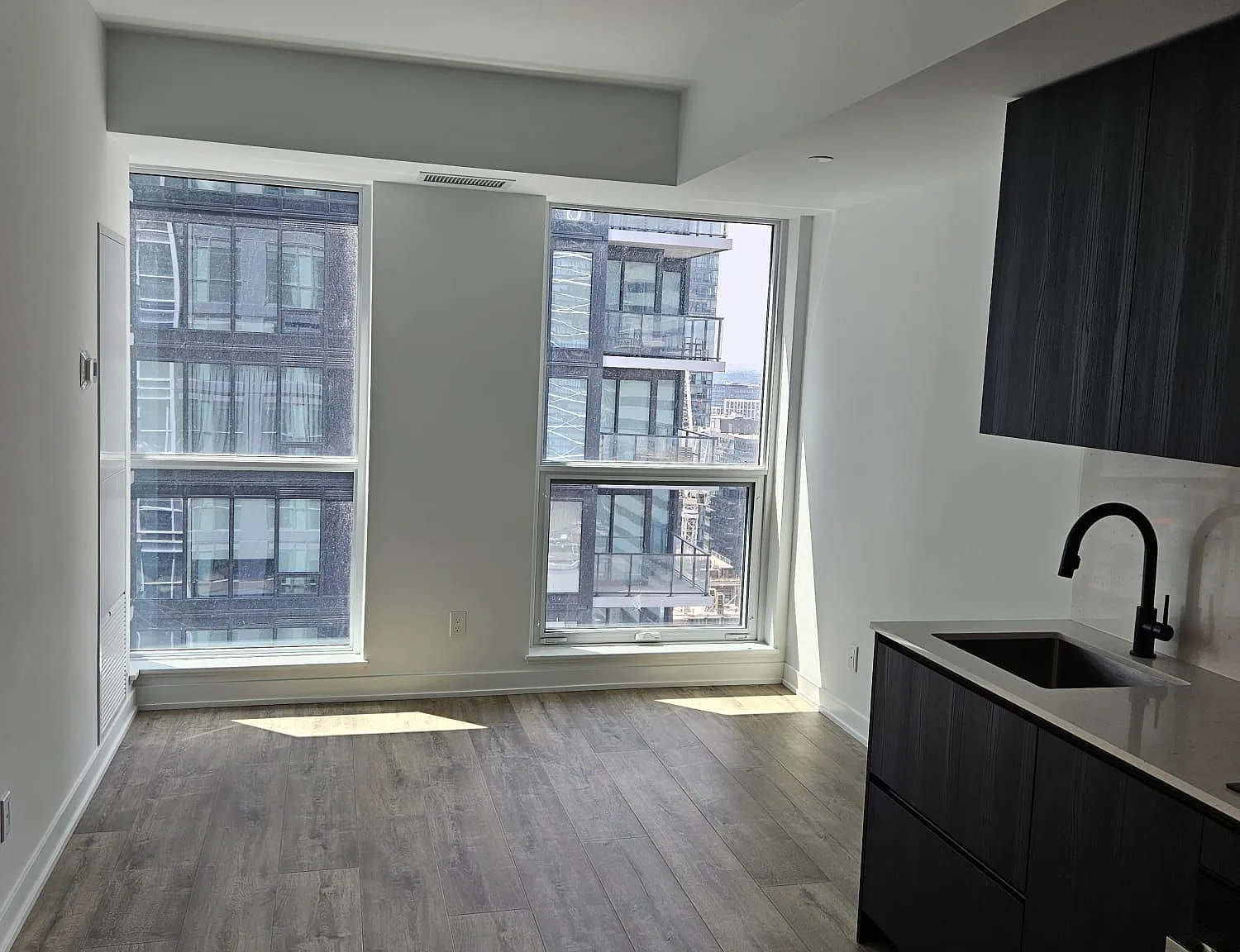 1 bed, $2,400 — Photo 3