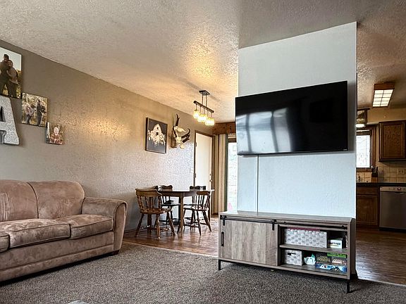 3rd image of 1901 Del Rio Dr