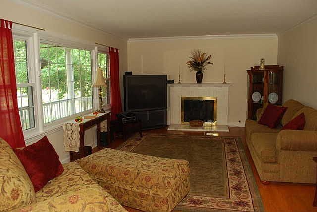 2nd image of 8719 Waterford Rd