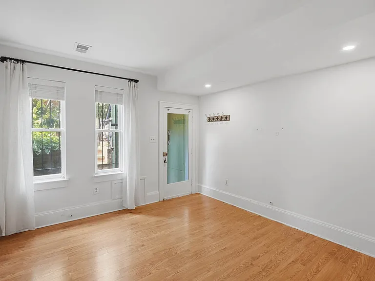 603 A St SE #B — Photo 5