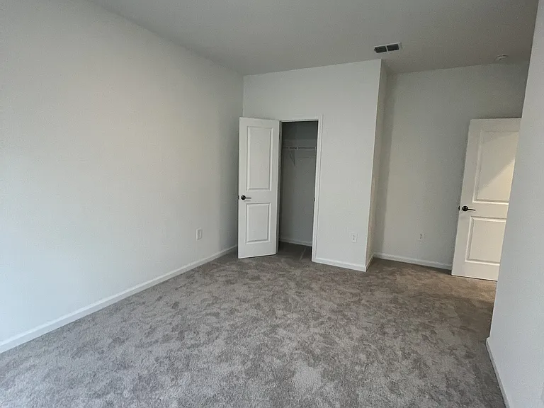 5653 Fiona Ln — Photo 10