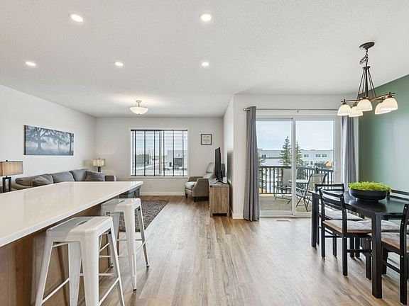 2nd image of 231 Kingsbridge Rd SE