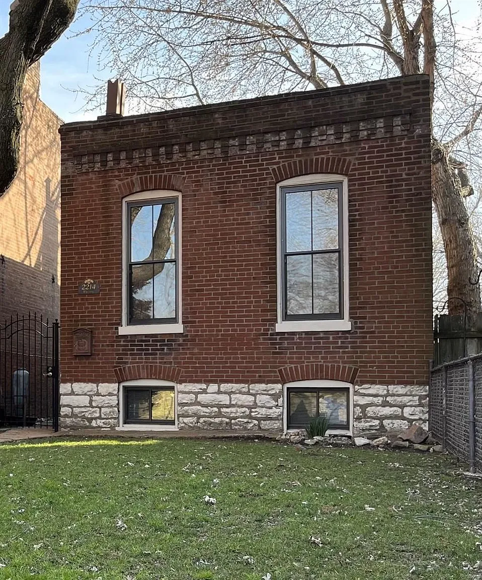 2214 Wyoming St photo 1