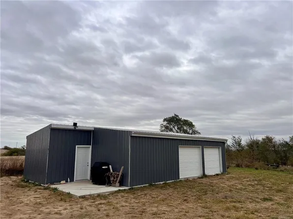 8785 NW Glenwood Rd, Amity, MO 64422