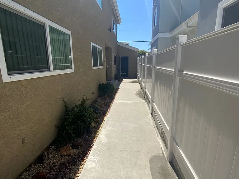 4204 4206 1/2 Manhattan Beach Blvd — Photo 14