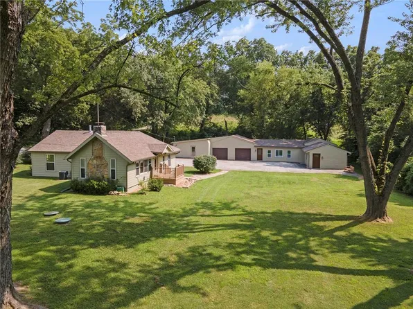 14200 Parallel Rd, Basehor, KS 66007