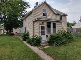 707 Pacific Ave, Morris, MN 56267