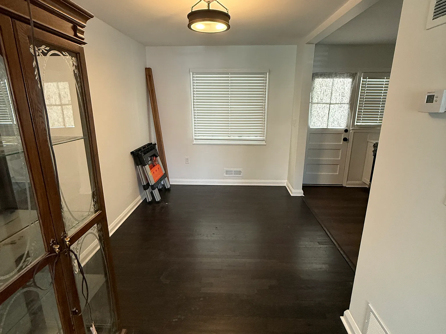 3 bed, 1046 sqft, $1,690 — Photo 4