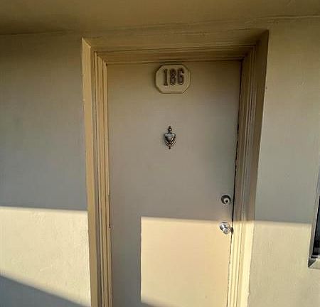 5th image of 186 Norwich E #H