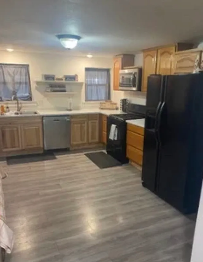 3 bed, 2.5 bath, 1711 sqft, $1,500 — Photo 2