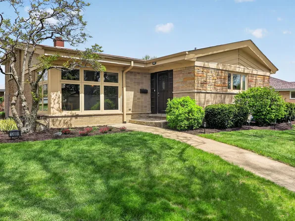 10681 Newbury St, Westchester, IL 60154