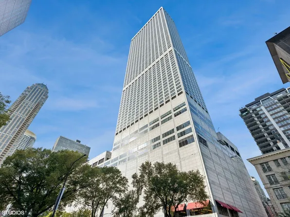 180 E Pearson St APT 4801, Chicago, IL 60611
