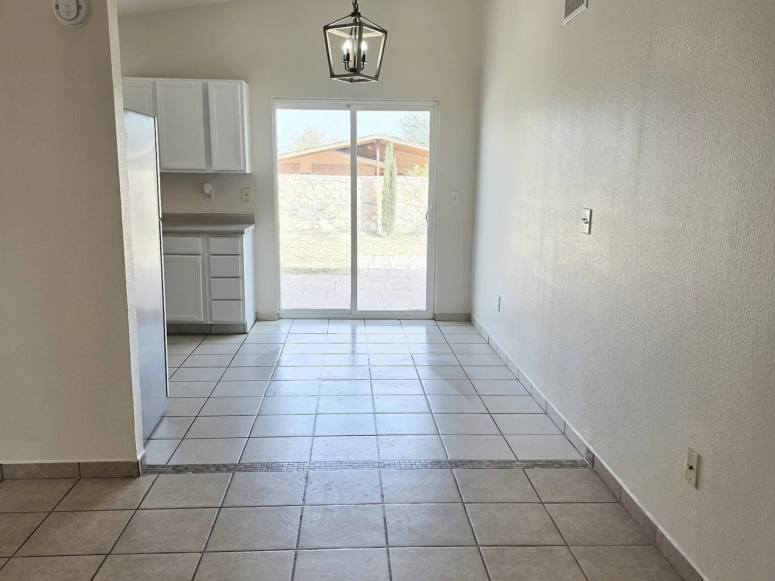 3 bed, 1068 sqft, $1,600 — Photo 3