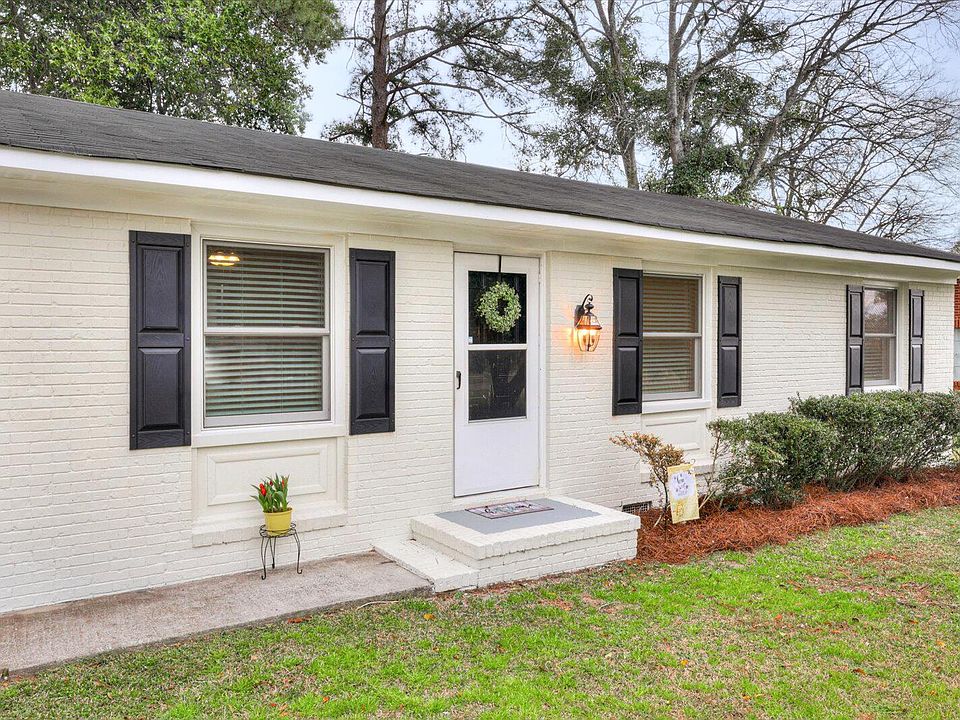 1st image of 555 Gary Glen Dr. Drive