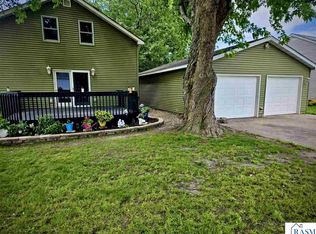 291 1st St NW, Wells, MN 56097