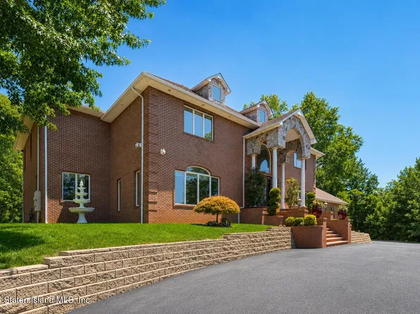 935 Todt Hill Rd, Staten Island, NY 10304