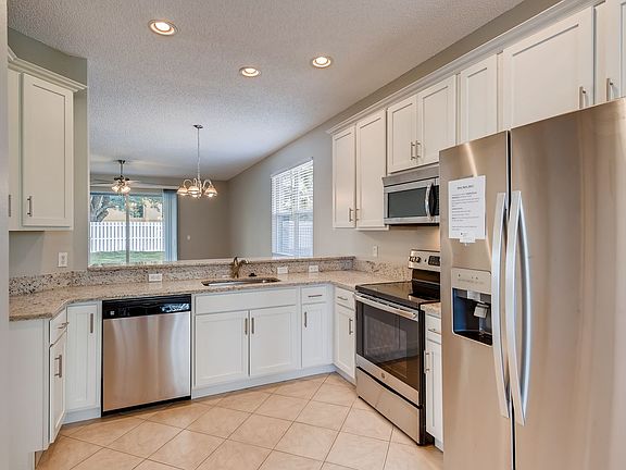 3rd image of 4914 Alavista Dr
