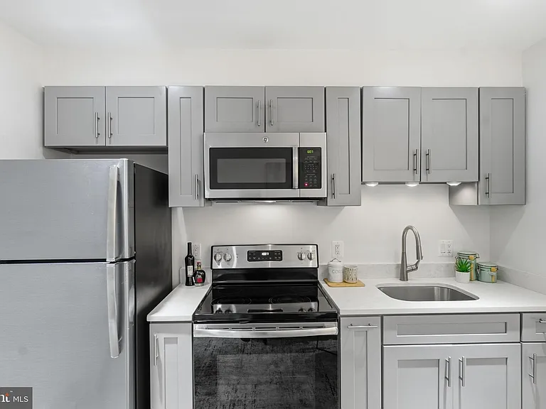 401 11th St SE — Photo 31