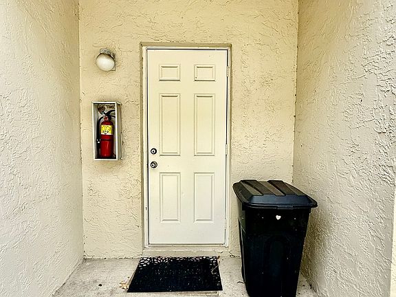3rd image of 2941 Bough Ave #D-1