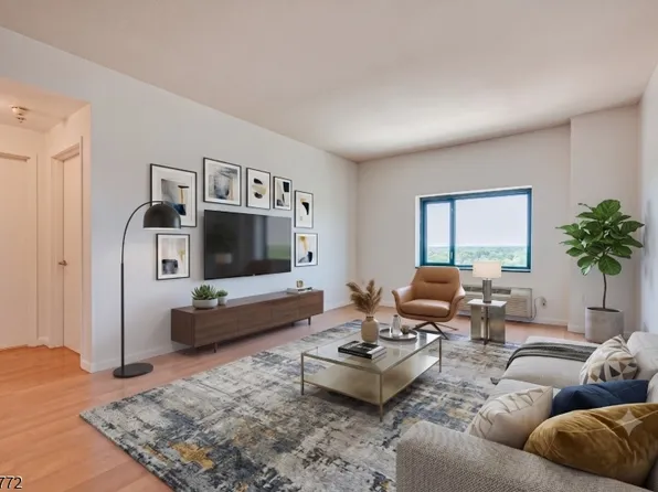 1 Carriage City Plz #1220, Rahway City, NJ 07065