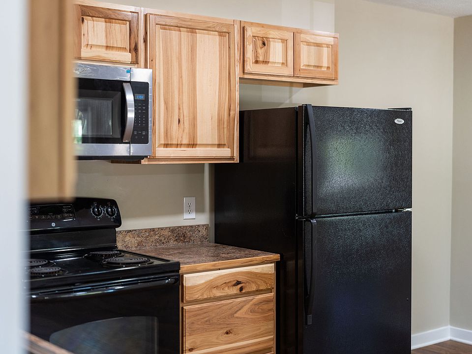 1st image of 27 Orchardside Ct #B