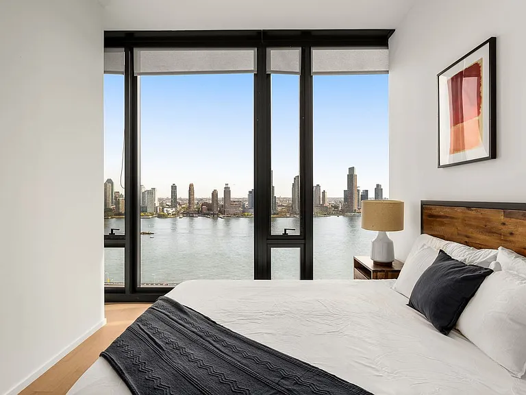 685 1st Ave #21-C — Photo 11
