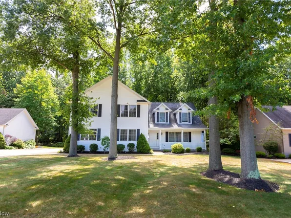 3963 Hilltop Dr, Vermilion, OH 44089