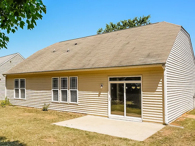236 Haywood Ln — Photo 16