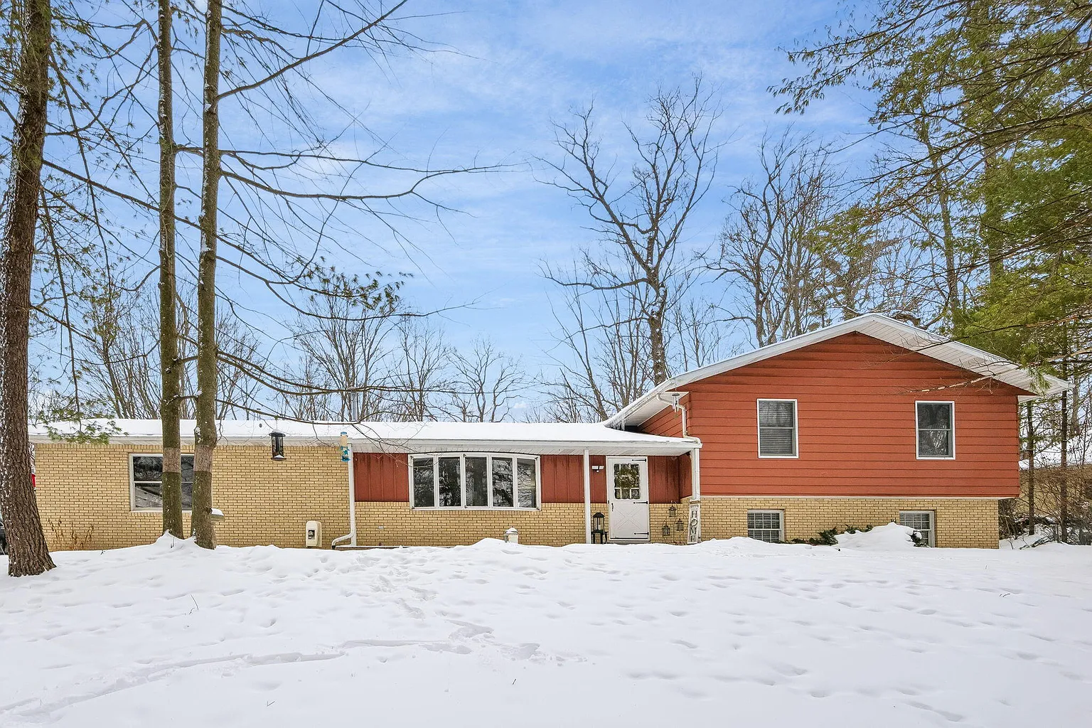 17220 Valley Dr photo 1