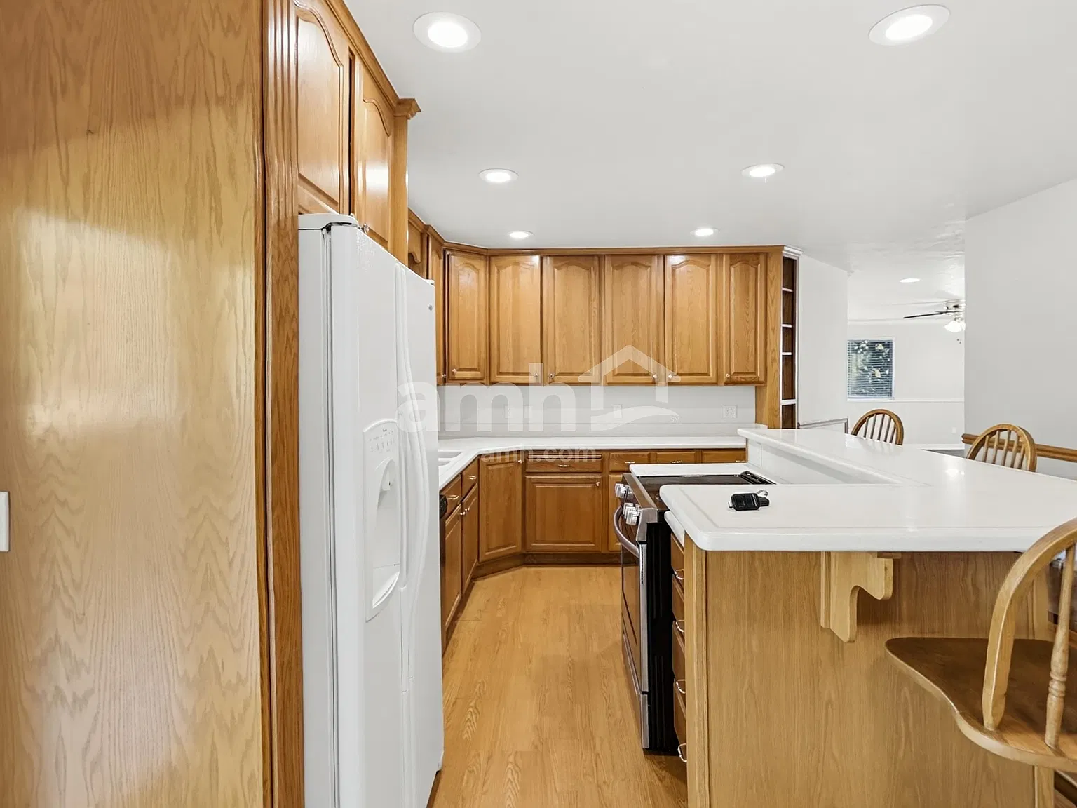 4 bed, 4.0 bath, 3256 sqft, $3,050 — Photo 4
