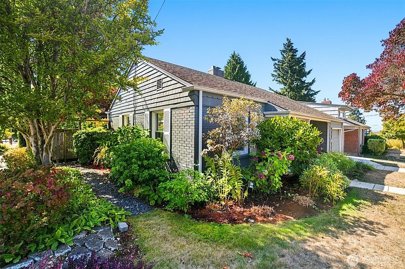 4th image of 3903 SW Rose Street