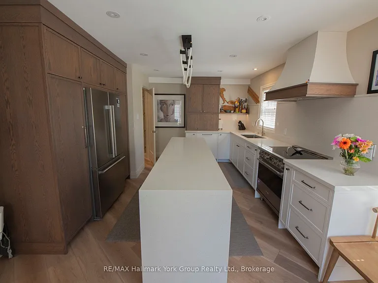 150 Victoria St S #112 — Photo 15
