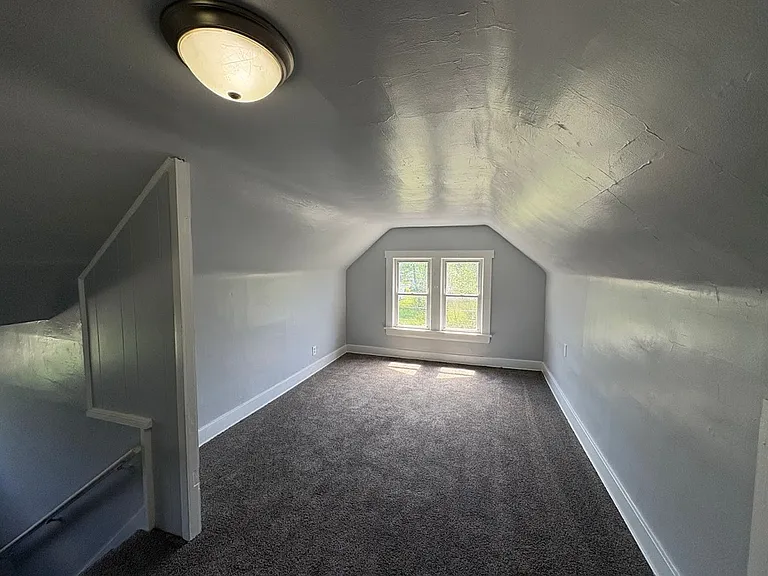 897 Peckham St — Photo 14