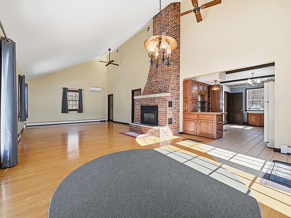 4th image of 1210 Lakeview Drive #2